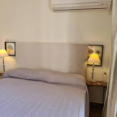 Dioni Luxury With Private Entrance Apartman Karavómilosz