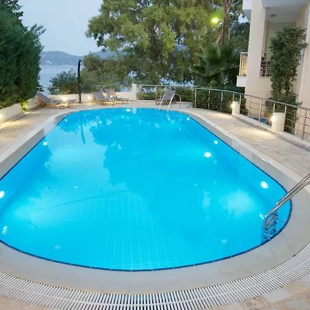Dioni Luxury With Private Entrance Apartman Karavómilosz